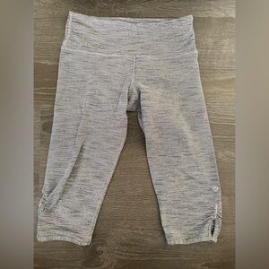 Lululemon size 4 knee length leggings.